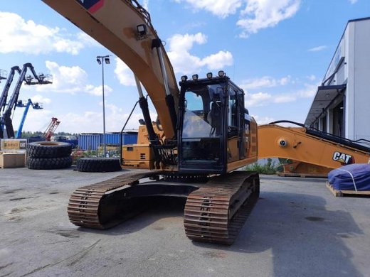 CATERPILLAR 323FL