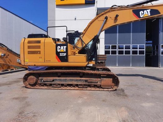 CATERPILLAR 323FL