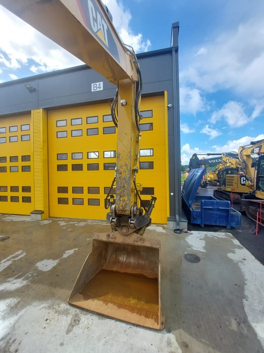 CATERPILLAR 330FL