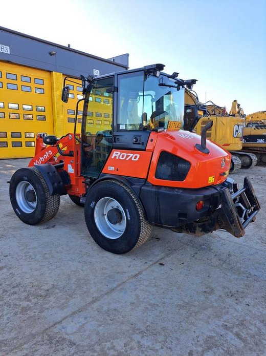 KUBOTA R070